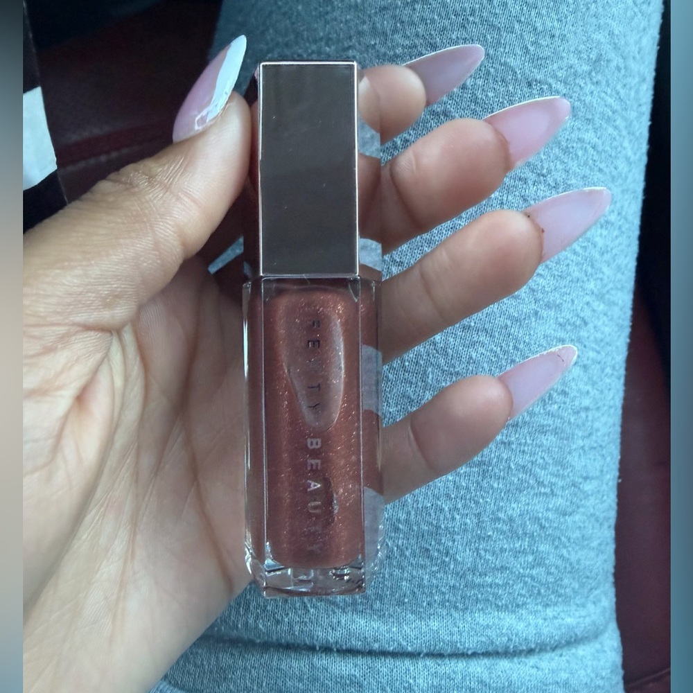 Fenty Beauty Gloss - Hot Chocolit